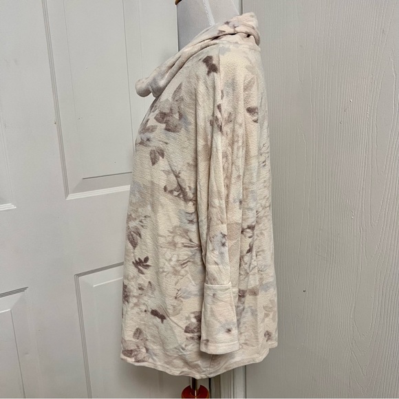 Soft Surroundings Floral Blouse H5 - Picture 2 of 4